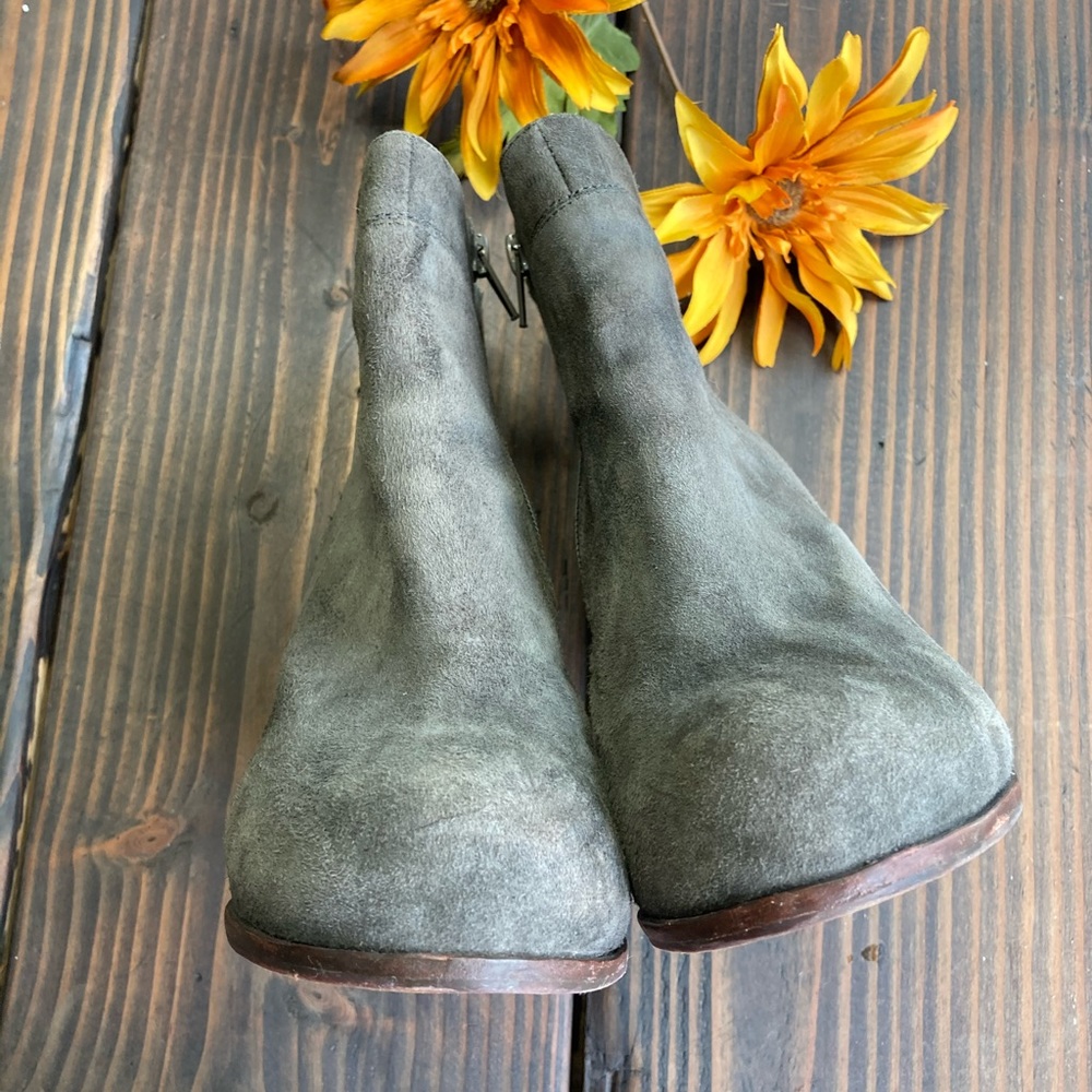 Jeffrey Campbell Hanger Suede Booties - Picture 3 of 7